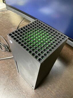 Prodám Microsoft Xbox Series X - 2