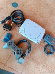 Herní konzole Play Station 1 + 5x originál hra - 2