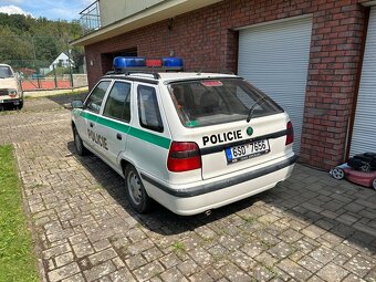Škoda felicia combi v provedeni byvale policie - 2