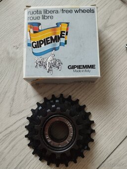 Volnoběžné šestikolečko Gipiemme - 2