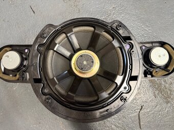 Mercedes-Benz W211/W219 E-class Subwoofer - 2