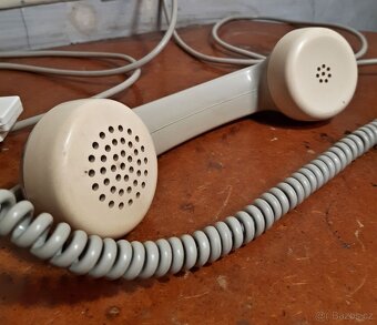 Funkční pevný telefon Siemens-Halske, rok 1954 - 2