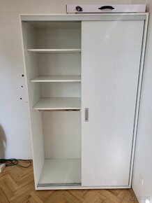 Šatní skříň - 2