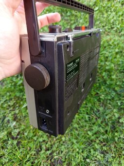 Staré radio Triumph - 2