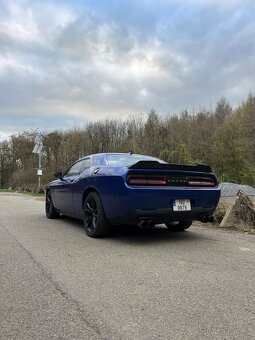 Dodge Challenger 5,7 hemi - 2