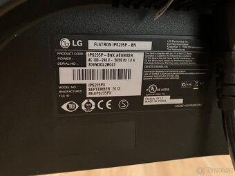 Monitor LG, 23 palců, Full HD - 2