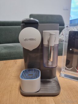 Kávovar DeLonghi Nespresso + stojan na kapsle (ve výborném s - 2