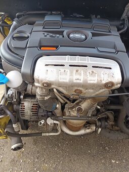 Škoda fabia 2 díly z motoru a jeho příslušenství. - 2