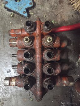 Hydraulicky rozvaděč Kubota KH - 2