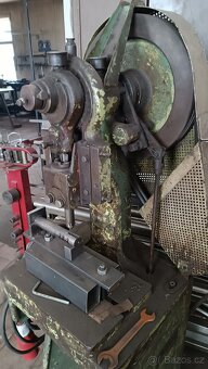 Výstředníkový lis ,malý v chodu - 2