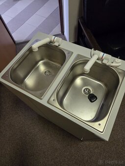 Přenosné umyvadlo, dvoudřezové mobilní dřez s ohřívačem vody - 2