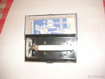 holící strojek ASTRA - 2