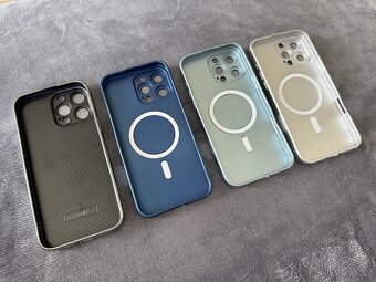 Kryty na iPhone 16 Pro Max Kabely lightning pro starší modey - 2