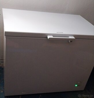 Prodám pultový mrazák 300 l - 2