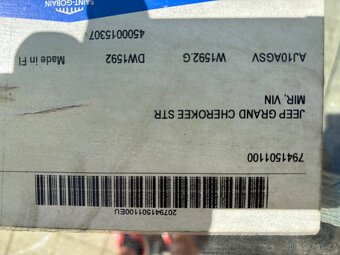 Sklo na jeep grand chirokee - 2