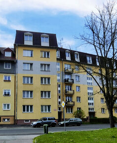 Prodám slunný byt 2+1 s balkonem a sklepem v K.Varech - 2
