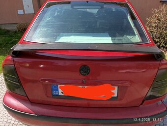 Škoda Octavia 1 Rs křídlo - 2