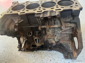 Koupím Blok motoru motor 2.3 Renault, E5 14331R M9T B 8 - 2