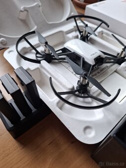 DJI Tello + 3 baterie a ovladač - 2