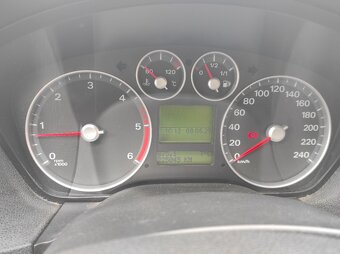 Ford Focus 1.6 66kW Kombi Nafta - nutná oprava - 2