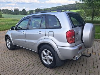 TOYOTA RAV4 2.0 D-4D 85kW 4x4 ALU, KLIMA, TAŽNÉ, STK 2026 - 2
