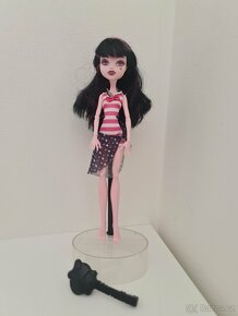 Draculaura skull shores Monster High - 2