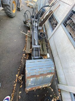 Podkop na nakladač Ahlmann AS 900 - 2
