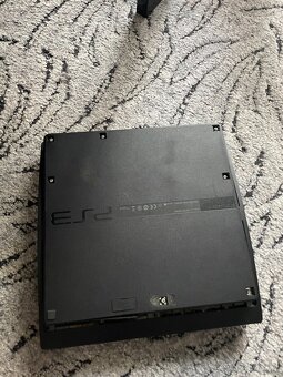 Prodám PS3 slim v pěkném stavu s HFW - 2