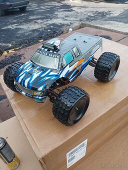 RC auto 1/8 - 2