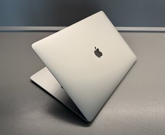 Apple MacBook Pro 15" (2018) - PĚKNÝ STAV - 2