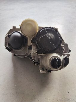 Přední světla Mercedes C w203 - 2