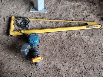 Sloupový otočný dílenský jeřáb - 2