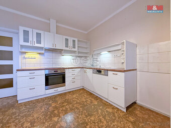 Prodej bytu 4+1, 83 m², Jindřichův Hradec, ul. Kosmonautů - 2