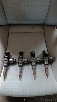 vstřikovače 2.0tdi 103kW 038130073BQ 0414720312 - 2