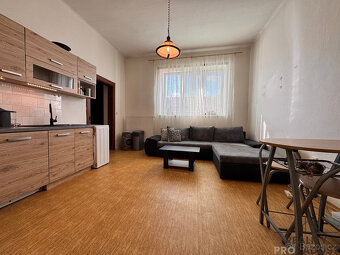 Pronájem bytu 2+1 60m2 ulice Měšťanská, Hodonín - 2