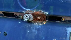 víko zavazadelníku bmw e36 - 2