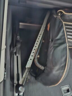 Sedadla sklapeci sedacky z MGB GT - 2