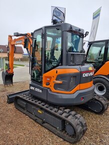 Kompaktní rypadlo DEVELON DX55R-7 - 2