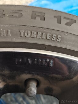 225/45 R17 Y - 2