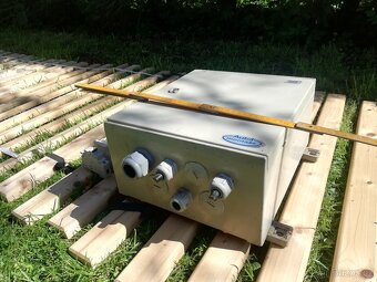 Elektro rozvaděč skříň + jističe - 2