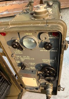 Radiostanice R - 108d + P 312 ze sluchátky a manuálem - 2