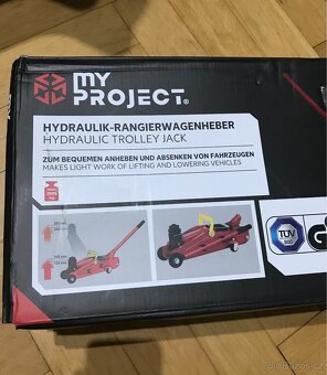 Hydraulický zvedák 2T - 2