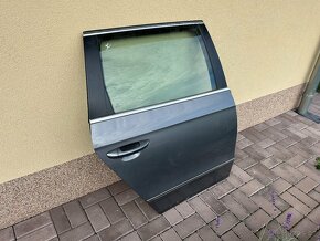 Pravé zadní dveře Passat b6 kombi - 2