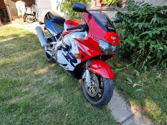 Honda CBR900RR 1999 Top stav - 2