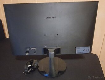 24" Samsung S24F350FHU - 2