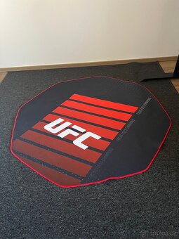 KONIX PODLOŽKA POD HERNÍ KŘESLO UFC - 2