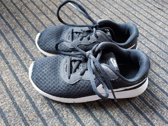 NIKE velikost 31 - 2