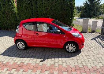 Citroën C1 1,0i / 50 KW serviska benzín - 2