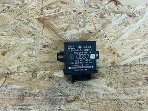 ŘÍDICÍ JEDNOTKA NÁKLONU SVĚTEL AUDI A8 D3 5DF00827813 - 2