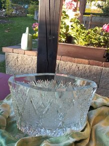 Broušené sklo - váza, nízká váza, dóza, miska s přikrytím - 2